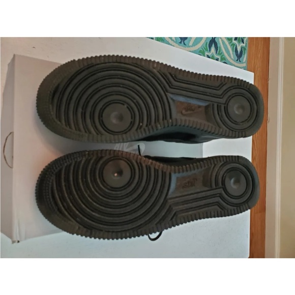 Size 7Y woman’s size 8.5 - Picture 4 of 4